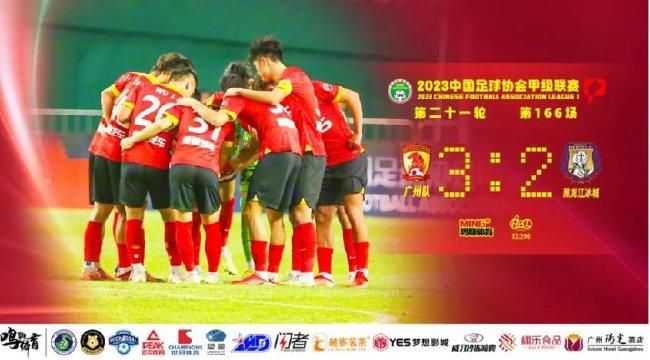 两个人吃奶一个it添p